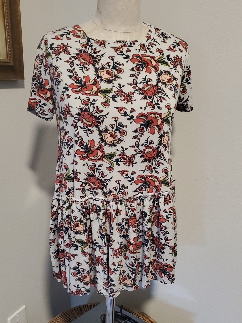 AGNES & DORA, Women's gray And Floral Short-Sleeve Peplum Top